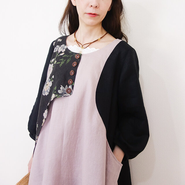 [予約販売] ヨーロッパリネンブラックとアンティークピンクのアシメフラワーワンピース