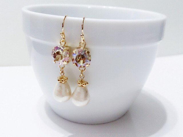 スワロフスキーとコットンパールのピアス〔YL〕 | iichi 日々の暮らし