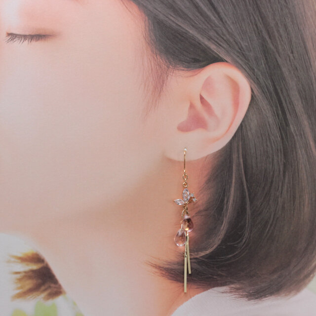 蝶がゆらゆら(1257) ピアス/イヤリング/ノンホールピアス/樹脂ピアス