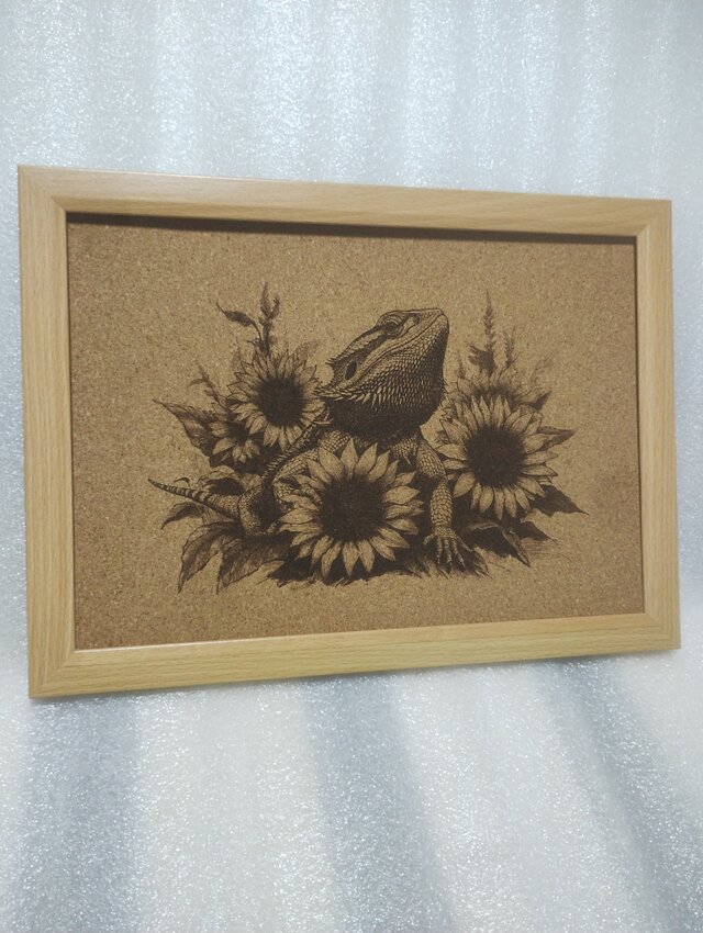 A4コルクシート　フトアゴヒゲトカゲとヒマワリ