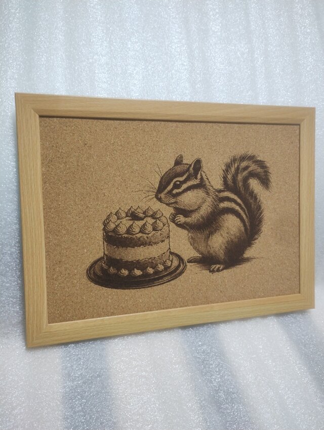 A4コルクシート　リスとケーキ