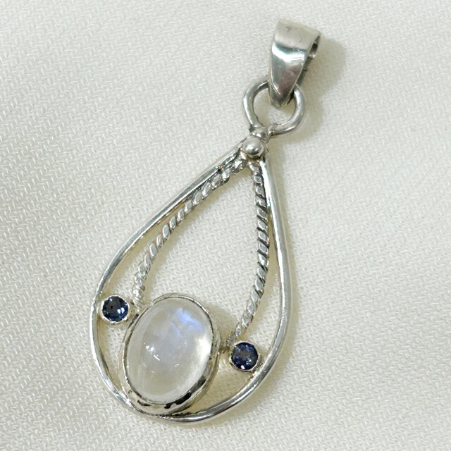 レインボームーンストーン×アイオライトのペンダントトップ