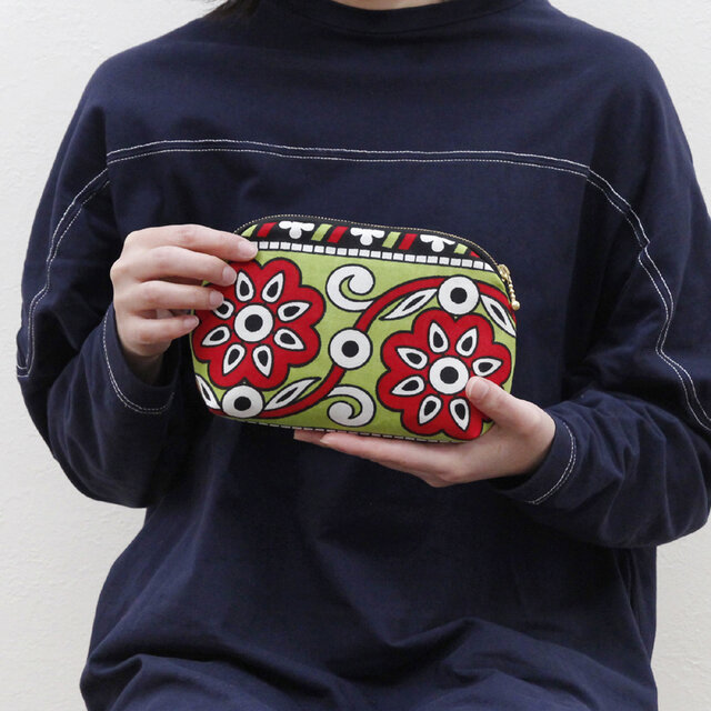 フリカ布のラウンドポーチ（カンガ）化粧ポーチ ギフト プレゼント 贈り物