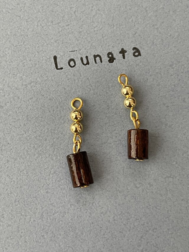 ウッドビーズピアス ゴールドとブラウン 小ぶりピアス プチプラ 軽いピアス