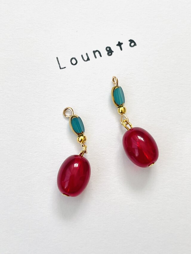 ターコイズガラスビーズとレッドアクリルビーズの小ぶりピアス 夏ピアス 一年中使えるピアス