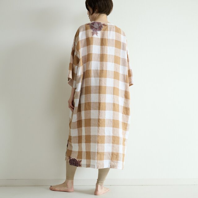 チェックリネン・カフタンワンピース 牡丹 | iichi 日々の暮らしを