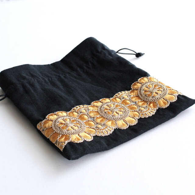 インド刺繍リボンの巾着ポーチ ブラック×オレンジ | iichi 日々