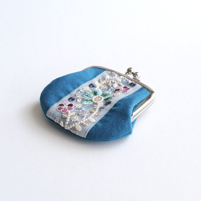 ハンドメイド＊がま口刺繍ポーチ