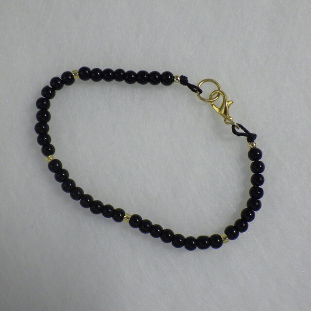 黒いビーズブレスレット 黒玉ビーズのブレスレット | iichi 日々の暮らしを心地よくする