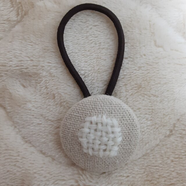 くるみぼたん（ヘアゴムタイプ）