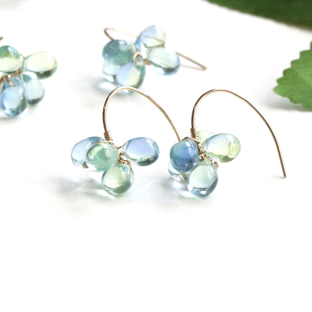 紫陽花色のピアス（Aqua Blue/Green）アレルギー対応　--Blooming Hydrangea--