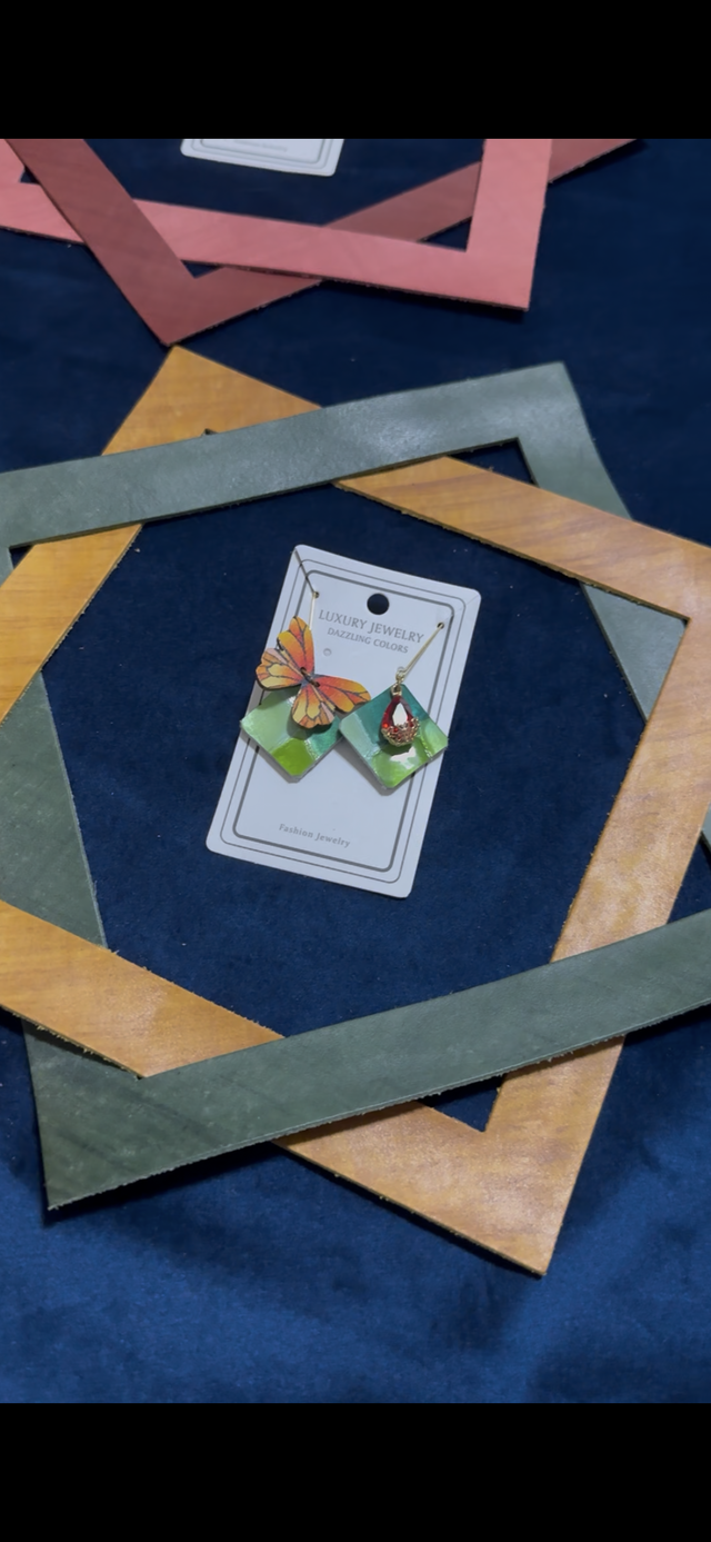 ステンドグラスレザー＆蝶々