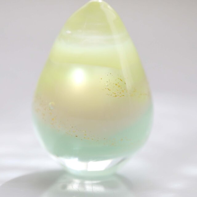 ガラスの雫の小さなオブジェ 「春花の丘」 | iichi 日々の暮らしを