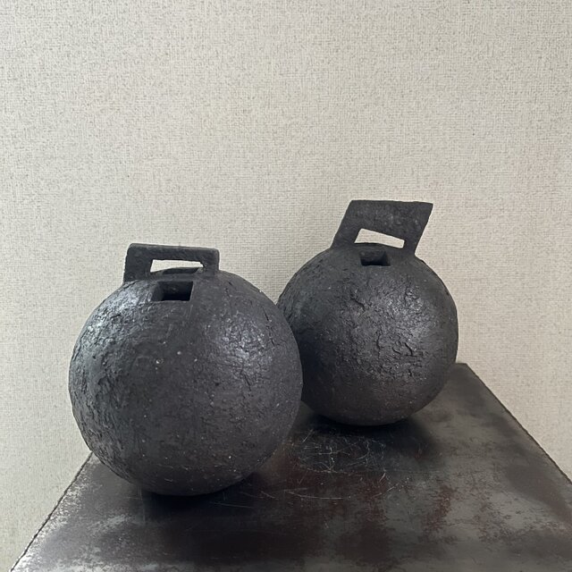 オブジェ　(花器)　黒釉 No.1、2