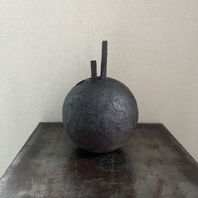オブジェ (花器) 黒釉 No.5 | iichi 日々の暮らしを心地よくする