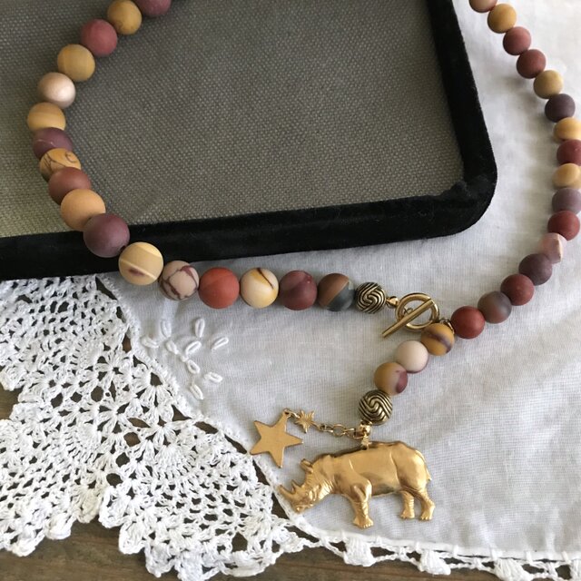 Teżor：サイと星とムーアカイトの首飾り [ Brass Rhinoceros and