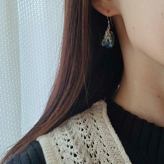 【14kgf 】ブルーラブラドライト×ブルーフローライト＊幻想的なブルー＊天然石ピアス/イヤリング変更可