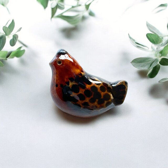 陶ブローチ めんどり