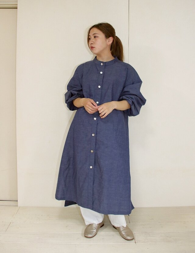 コットンリネンのバンドカラーシャツワンピース（ブルー）