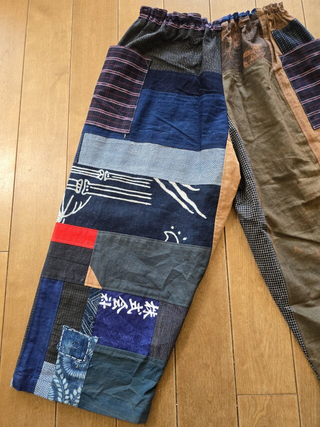 ✳︎1045 粉袋リメイク　パンツ 楽天市場】【古布リメイクパンツ】藍染め筒描き柿渋染めのぼり旗