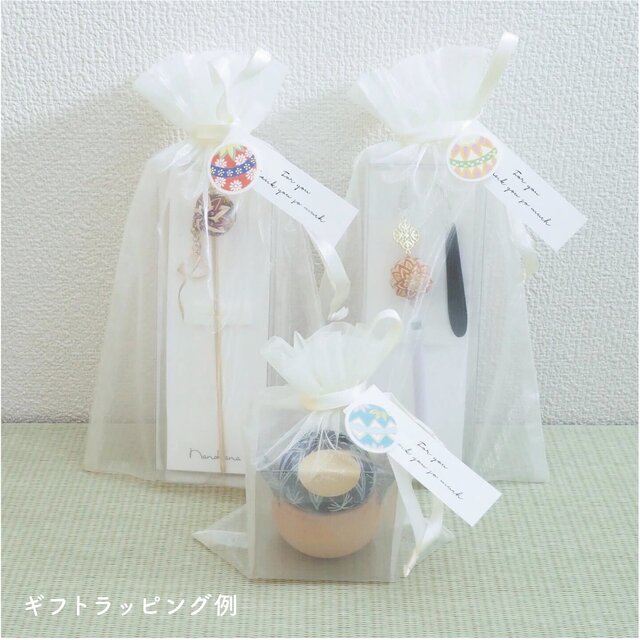 受注制作》手毬のストラップ（花模様） | iichi 日々の暮らしを 
