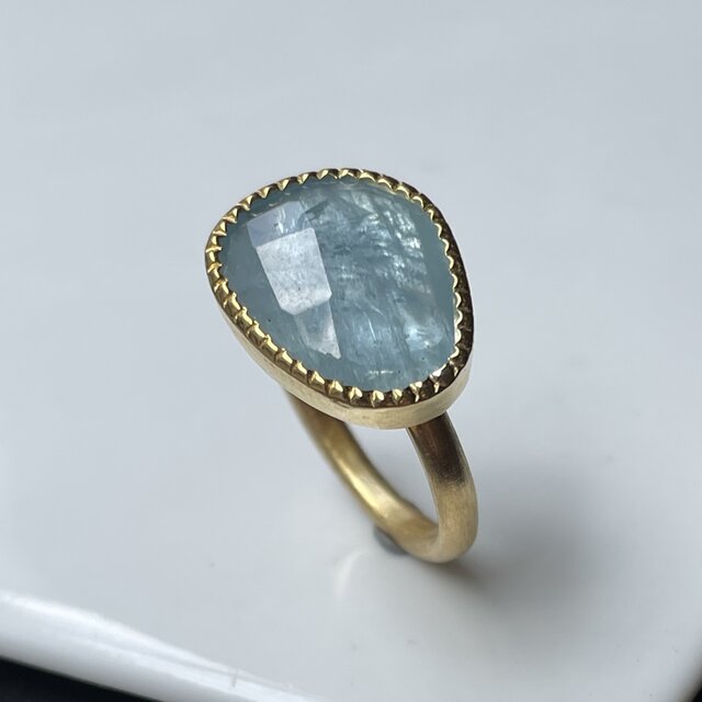 アクアマリン ラフチェッカーカット 丸っぽい変形三角 ミル シルバー