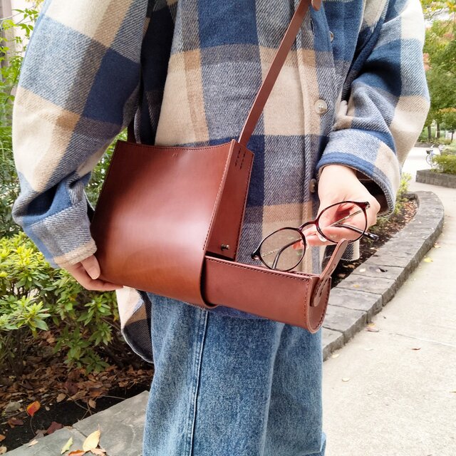 引き出しメガネケース付きショルダーバッグ　全８色