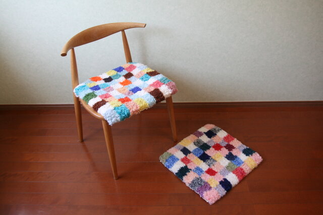 ノッティングチェアマット ホームスパン（手紡ぎ手織り）パッチワークA