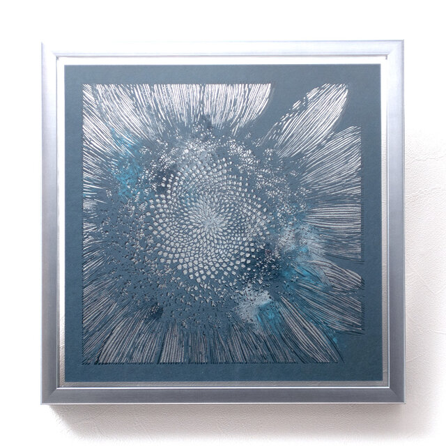 切り絵 向日葵 二枚重ね額縁 透明背景 青グレーの色渋紙
