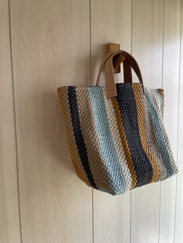ト−トバッグ裂き織り大型ハンドメイド 裂き織りbag | iichi 日々の暮らしを心地よくするハンドメイドや