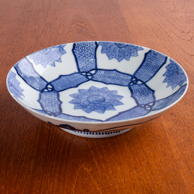 ボタン柄の皿 Antique Sam's Collection 染付印判獅子牡丹紋隅切り大皿
