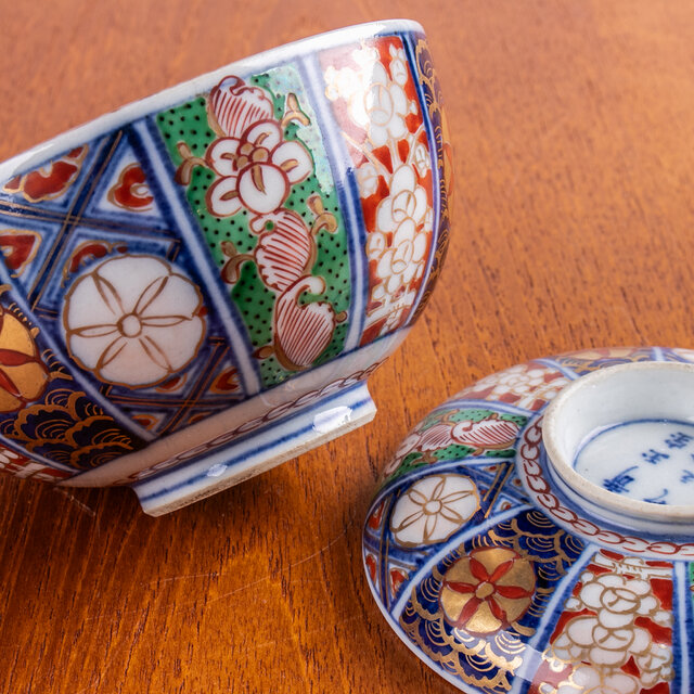 大聖寺伊万里 金襴手草花文 蓋茶碗 明治時代 E459 | iichi 日々の