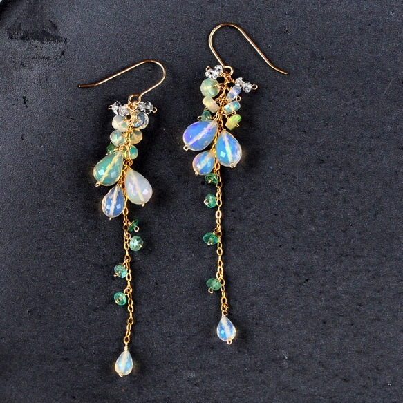 彩光の雫 エチオピア産プレシャスオパールロングピアス | iichi 日々の