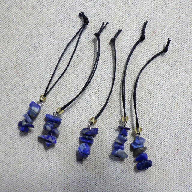 小さな天然石ラピスラズリのチャーム5点セット