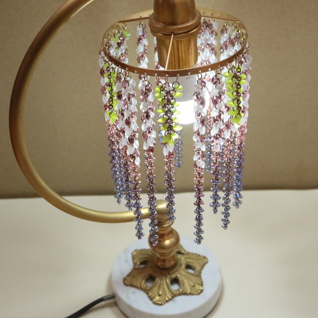 耀く藤の花のランプ | iichi 日々の暮らしを心地よくするハンドメイド