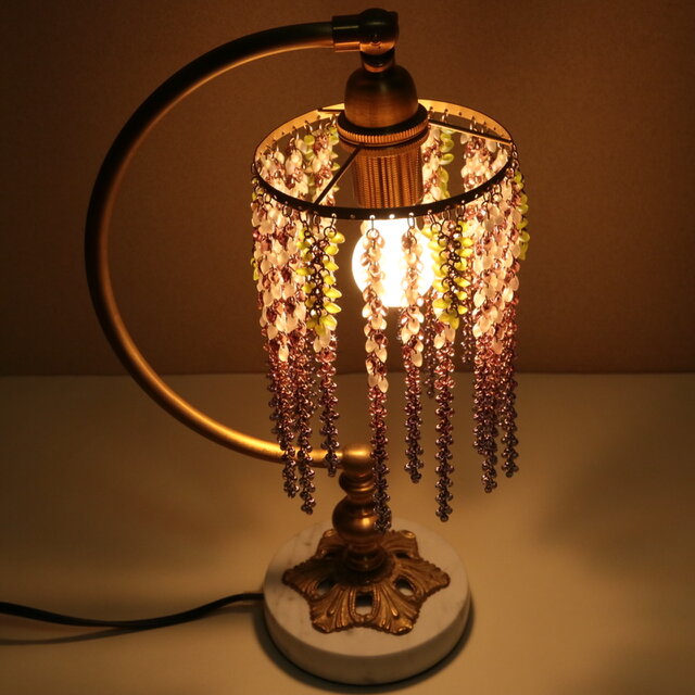 耀く藤の花のランプ | iichi 日々の暮らしを心地よくするハンドメイド