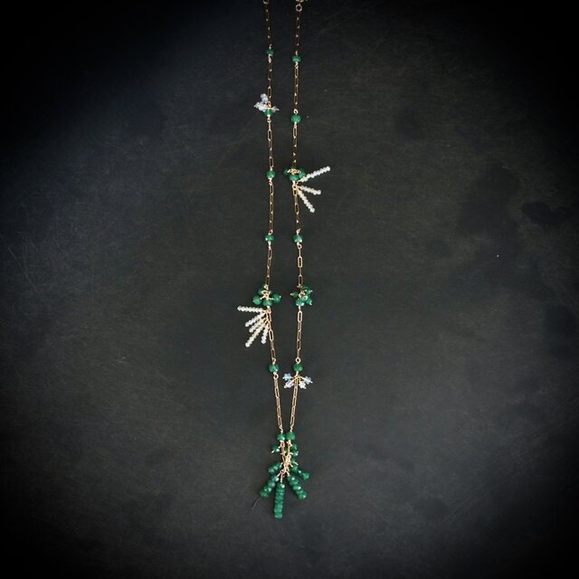 [112] エメラルドとオパールのロングネックレス