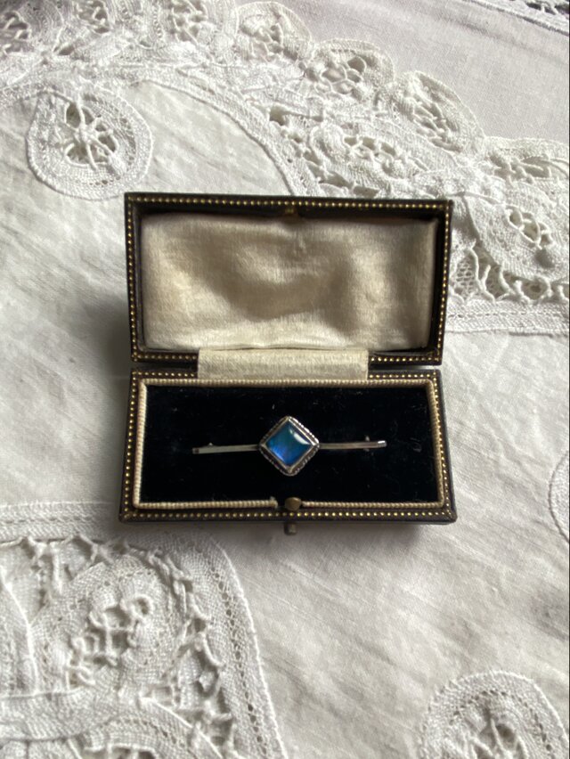 T.L.M.　バタフライウィング　バーブローチ　ダイヤ