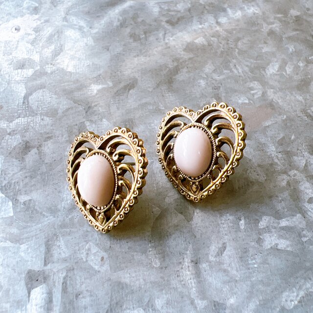 P659-ヴィンテージピアス U.S.A. Gold Tone White Cabochon