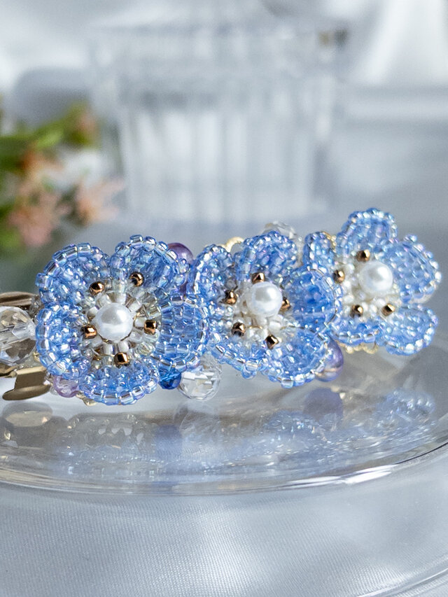 ネモフィラのビーズステッチバレッタ