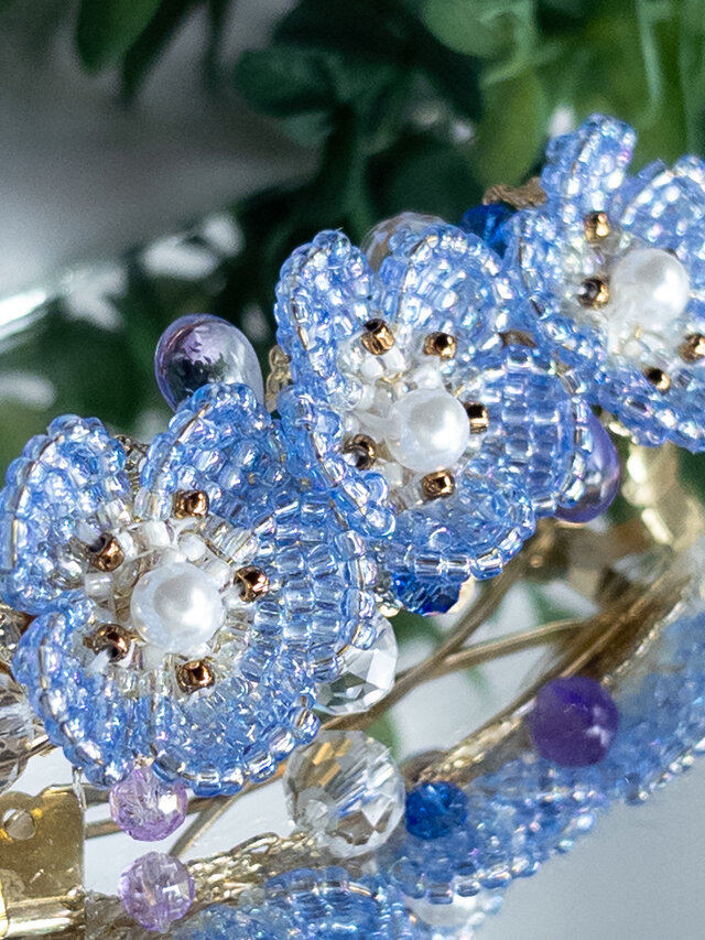 No.623  ハンドメイド バレッタ  ネモフィラ ネモフィラのビーズステッチバレッタ | iichi 日々の暮らしを