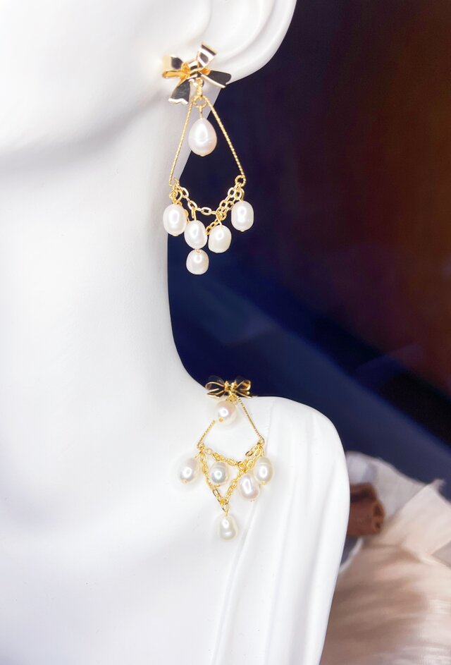 金色リボンと淡水パールのチェーンピアス｜ハンドメイド｜S925ポスト