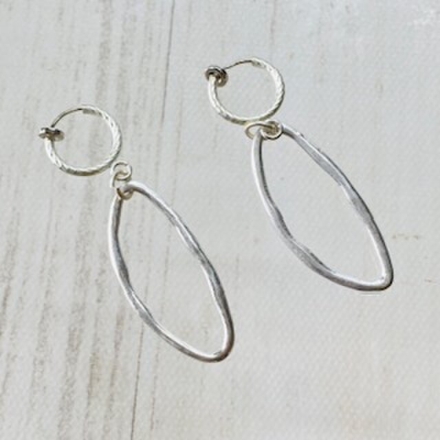 【イヤリング】ループ・不規則楕円♪マット銀♪
