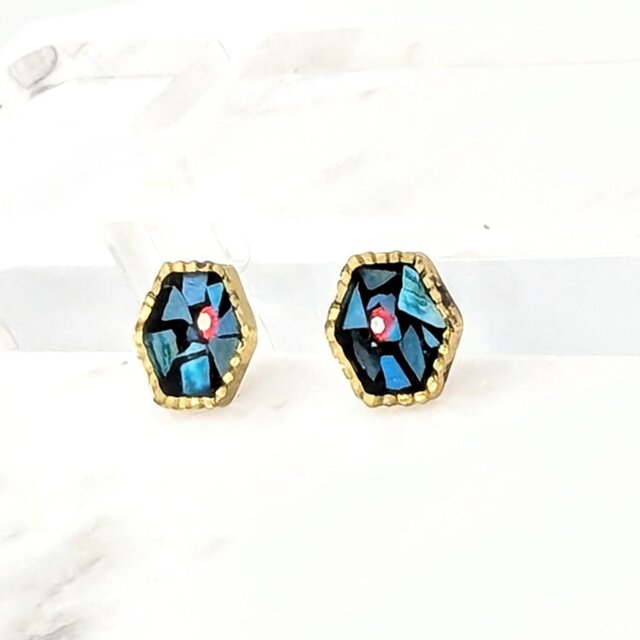 青色花形ピアス 青色花形ピアス
