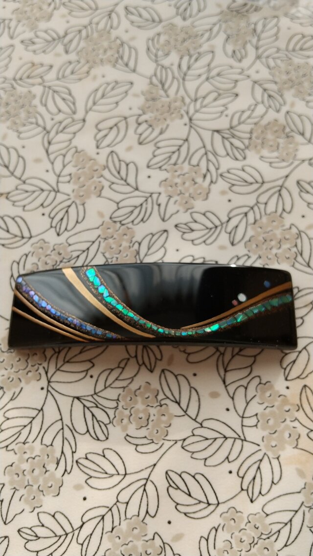 四角形バレッタ　黒　波