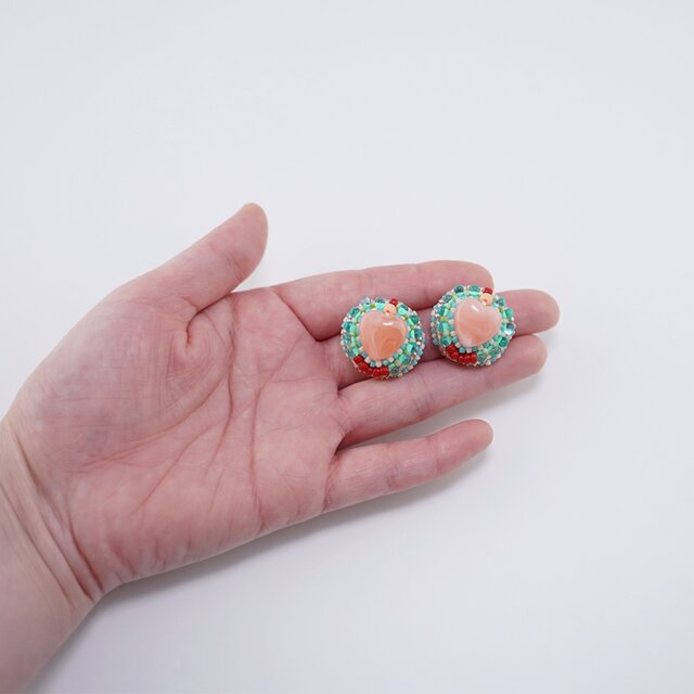 ビーズ刺繍のイヤリング ピアス 19 ハート ピンク 水色 おおぶり