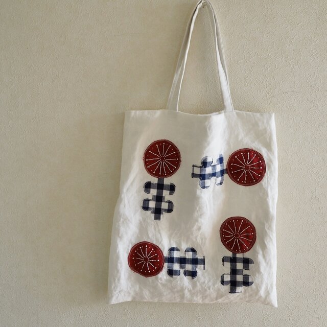 トートバッグ　白(赤い花)のコピー