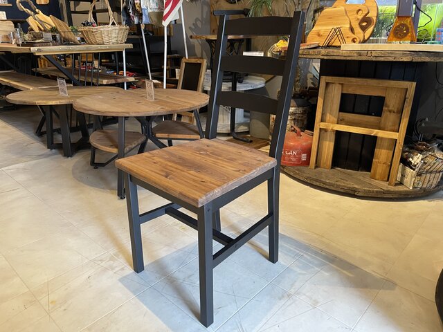 在庫あり　即納　Hotaru 椅子　チェア　キッチン　リビング　ダーク　ブラック 在庫あり 即納 Hotaru 椅子 スツール チェアー キッチン リビング