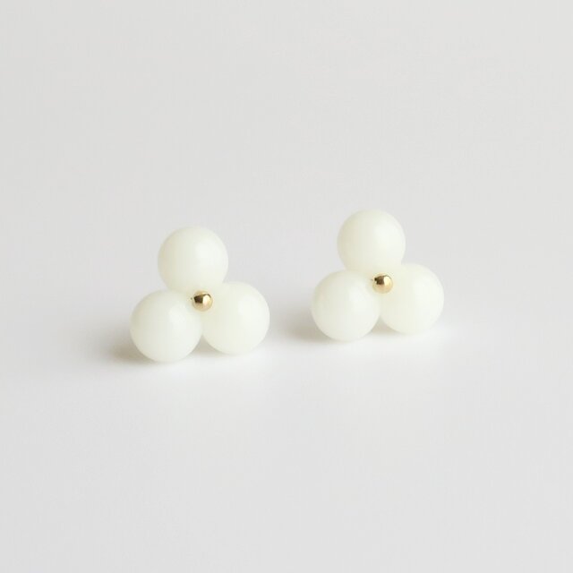 シンプルホワイト＊ガラス／樹脂ポストピアスor樹脂ノンホールピアス