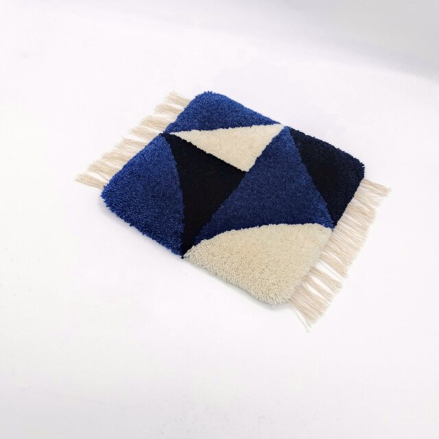 ノッティングの椅子敷 01青/Mサイズ